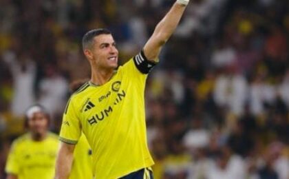 كريستيانو رونالدو لاعب النصر السعودي يقترب من الهدف 1000 في مسيرته