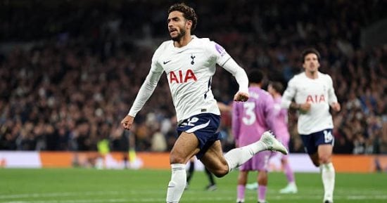 عمر مرموش مع توتنهام قبل مواجهة تشيلسي في الدوري الإنجليزي