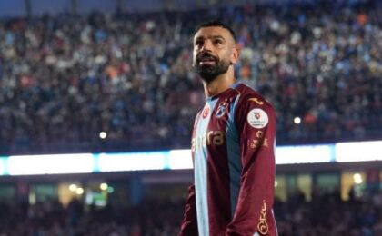 محمد صلاح بقميص طرابزون سبور بعد اختياره في التشكيل المثالي للجولة الثامنة بالدوري التركي